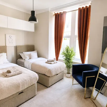 Modern 2bdr In - Sleeps 4 - Parking Appartamento