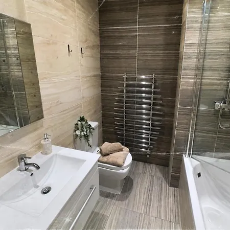 Modern 2bdr In - Sleeps 4 - Parking Appartamento