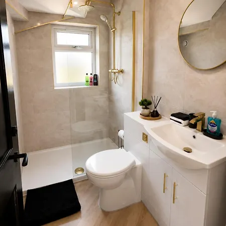 Stylish 2bdr In - Sleeps 5 - Free Parking Glasgow