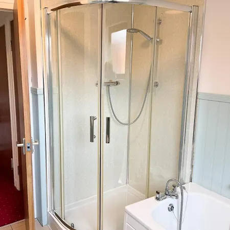 Anniesland 1bd Flat - Free Parking * Глазго