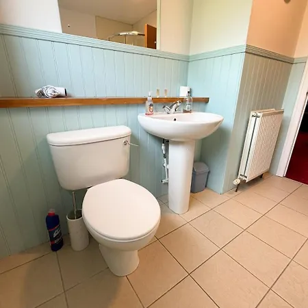 Anniesland 1bd Flat - Free Parking Апартаменты *