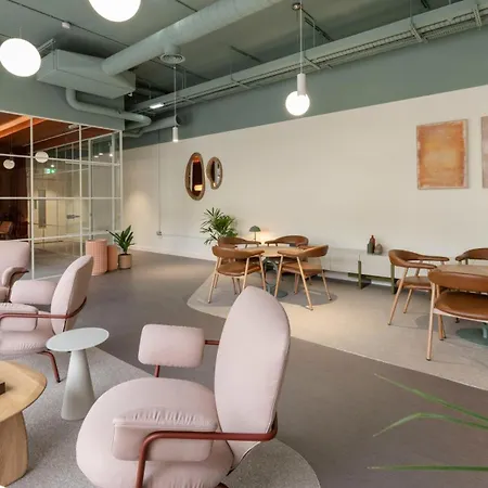 Foundry Courtyard By Utdm * Glasgow