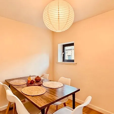 Centre Stylish 2-bedroom 2-bath