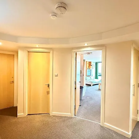 Lägenhet Centre Stylish 2-bedroom 2-bath Glasgow