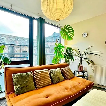 Centre Stylish 2-bedroom 2-bath Glasgow