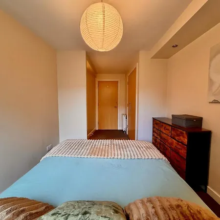Centre Stylish 2-bedroom 2-bath Lägenhet *