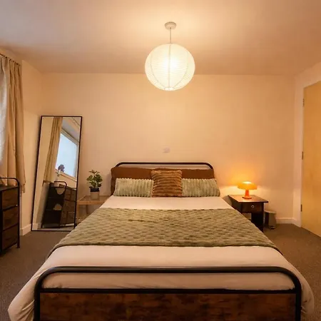 Centre Stylish 2-bedroom 2-bath * Glasgow