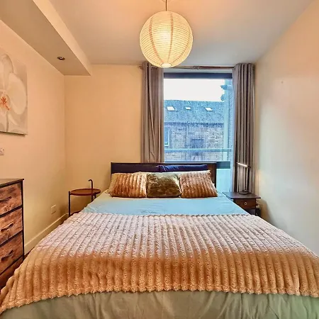 Centre Stylish 2-bedroom 2-bath Lägenhet Glasgow