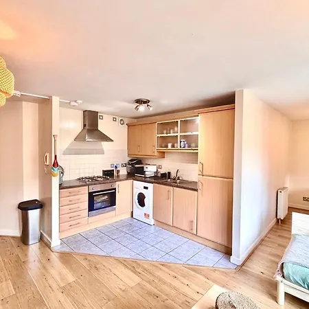 Centre Stylish 2-bedroom 2-bath *