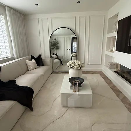 Luxury 3 Bedroom House With Free Parking Tatil Evi Glasgow