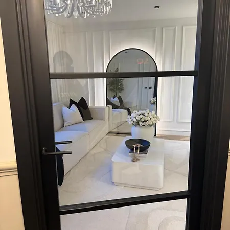 Luxury 3 Bedroom House With Free Parking * Glasgow