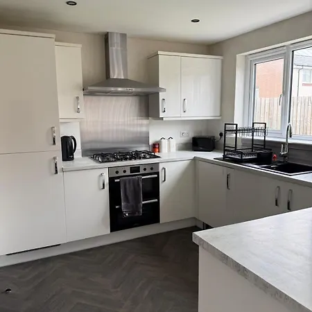 Luxury 3 Bedroom House With Free Parking Tatil Evi *