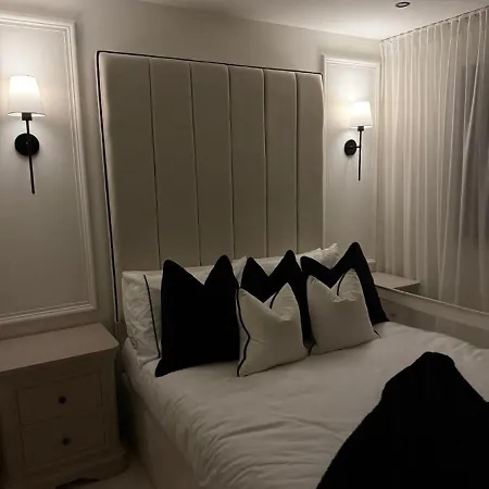 Luxury 3 Bedroom House With Free Parking Tatil Evi *