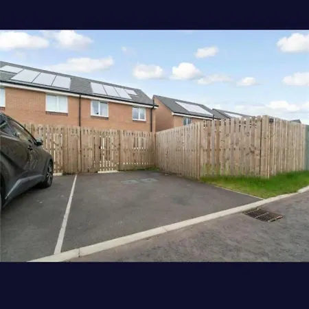 Luxury 3 Bedroom House With Free Parking Tatil Evi Glasgow
