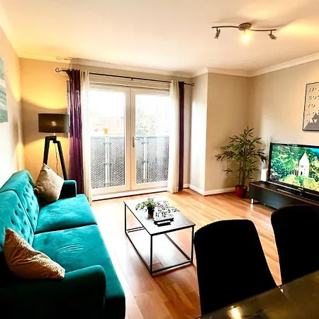 The Canal Retreat - 2-bed & Parking * Glasgow