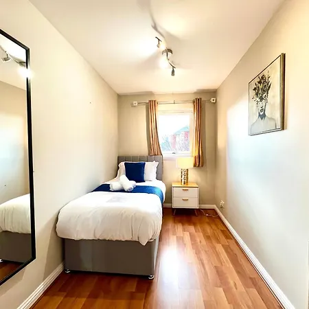 The Canal Retreat - 2-bed & Parking Glasgow
