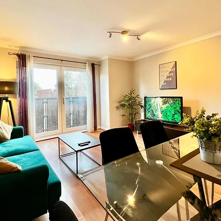 The Canal Retreat - 2-bed & Parking * Glasgow