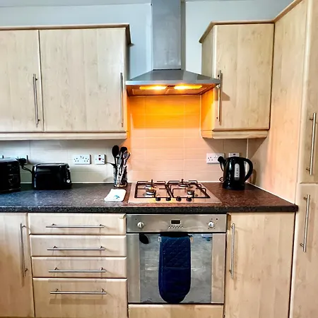 The Canal Retreat - 2-bed & Parking *