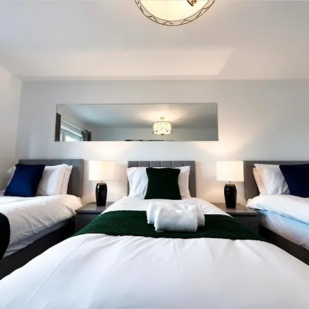 Cosy Glasgow Base With Free Parking & En-Suite * Glasgow