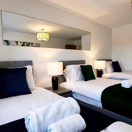 公寓 Cosy Base With Free Parking & En-suite *