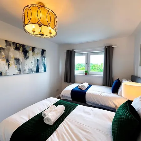 Cosy Glasgow Base With Free Parking & En-Suite * Glasgow
