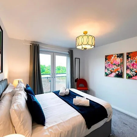 Cosy Glasgow Base With Free Parking & En-Suite * Glasgow