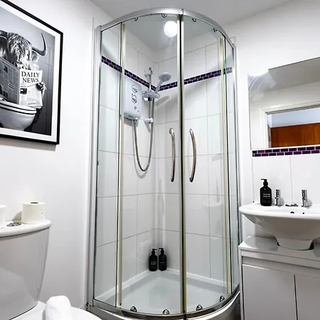 Cosy Glasgow Base With Free Parking & En-Suite Apartament Glasgow