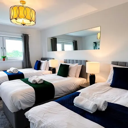 Cosy Glasgow Base With Free Parking & En-Suite * Glasgow