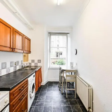 Basic Three Bedroom Flat West End *