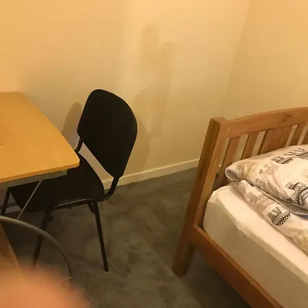 Basic Three Bedroom Flat West End Apartament Glasgow