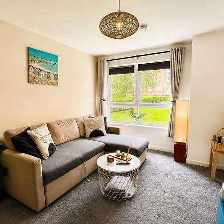 Modern Ground Floor 2 Bed Secure Parking & Perfect For City- Celticemirates Stadium * Glasgow