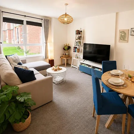 Modern Ground Floor 2 Bed Secure Parking & Perfect For City- Celticemirates Stadium Glasgow