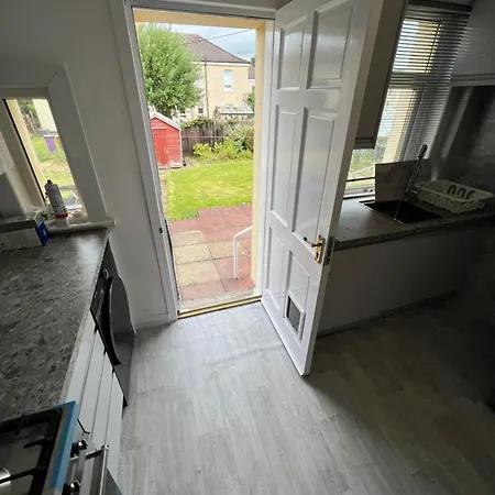 Glasgow Near Glasgow Green Hampden & City Centre بيت للعطل غلاسغو