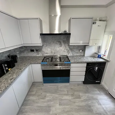 Glasgow Near Glasgow Green Hampden & City Centre بيت للعطل *