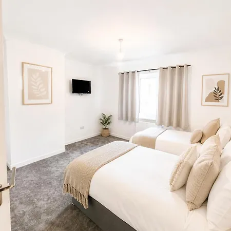 Apartament 4 Bed House, Large Driveway, Discounted Long Glasgow