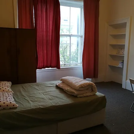 Apartment Cosy 3 Bedroom Full *