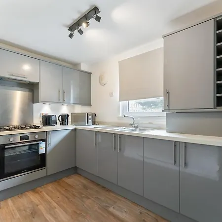Apartament Spacious 2br Springfield Flat With Free Parking