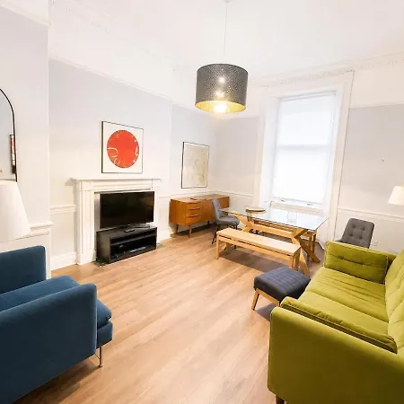 דירה 6 Beds, Stylish Centre גלאזגו