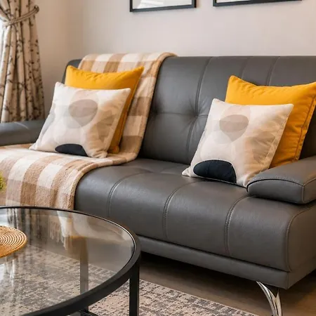 Apartament 2br West End, Sleeps 4, Free Parking *