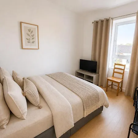 Apartament 5 Bed, Free Park Multiple Van, 1mile From Centre