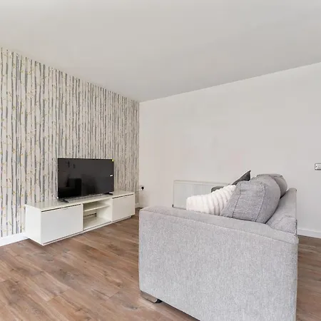 Spacious 2br Springfield Flat With Free Parking