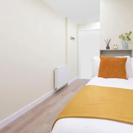 For Students Only St Vincents In Centre Apartment