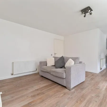 Apartament Spacious 2br Springfield Flat With Free Parking *