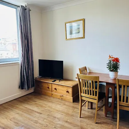 Skyline Stylish Flat With Views Glasgow