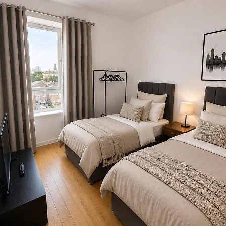 5 Bed, Free Park Multiple Van, 1mile From Centre Apartament *