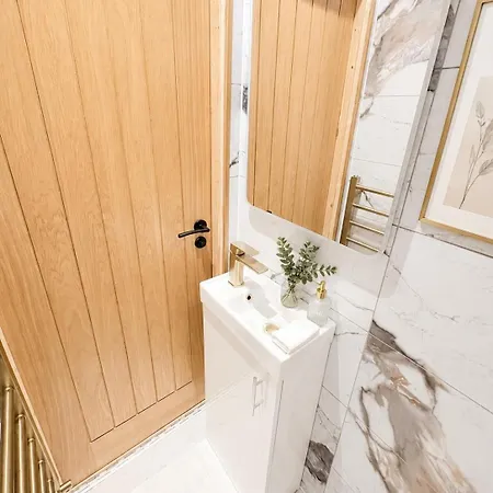 4 Bed House, Large Driveway, Discounted Long Glasgow