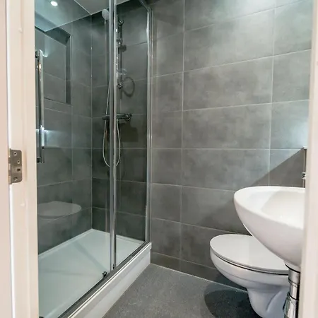 Apartament For Students Only Scotway House In *