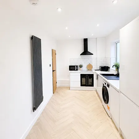 4 Bed House, Large Driveway, Discounted Long Glasgow
