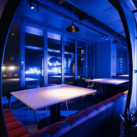 Yotel 4*