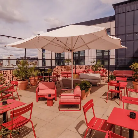 The Social Hub 4*